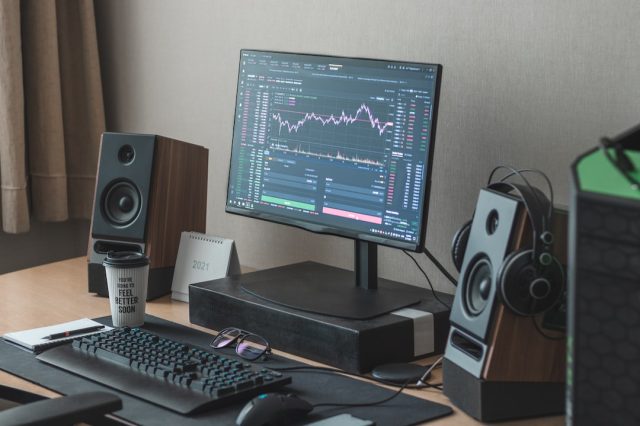 analyzing-the-accuracy-of-free-forex-signals-is-it-worth-the-risk