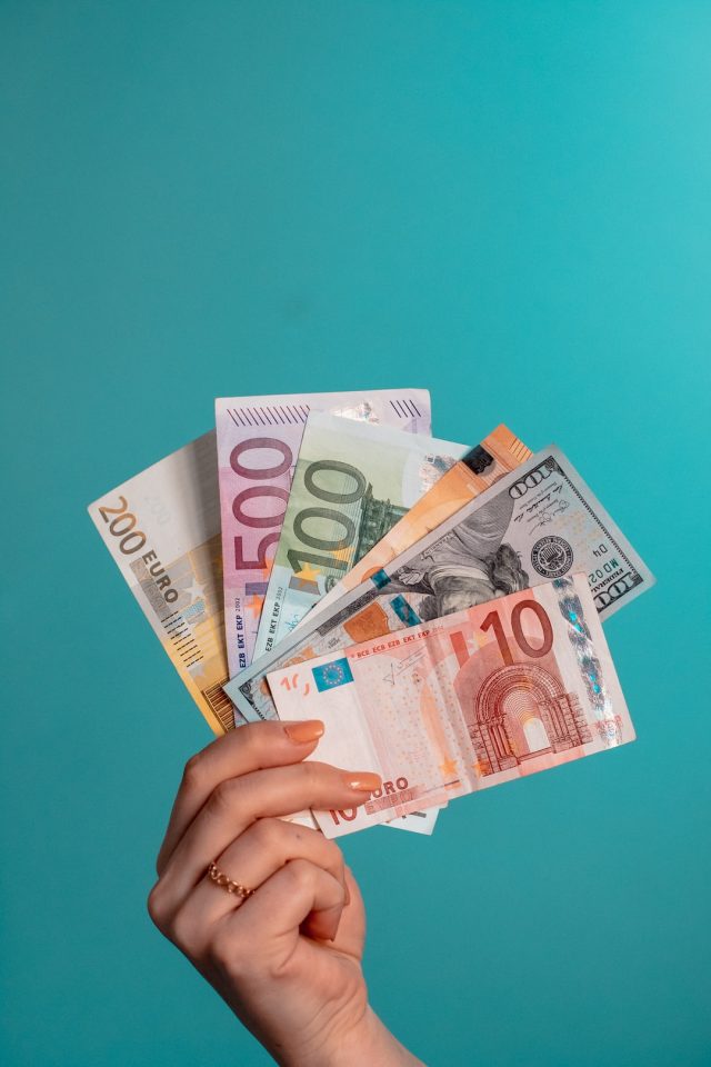 educating-yourself-on-forex-trader-scams-resources-and-tips-for-traders