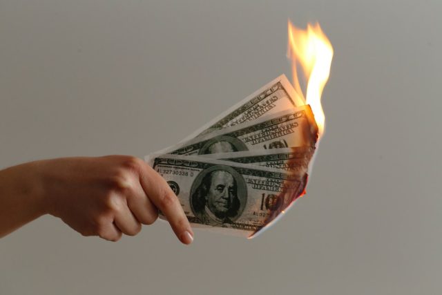 maximizing-profits-and-minimizing-risks-the-role-of-money-management-in-forex-trading