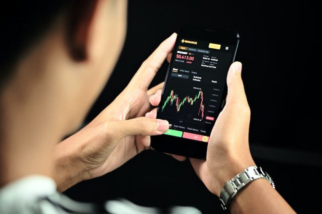 the-pros-and-cons-of-using-ea-for-forex-trading