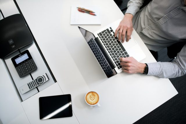 the-pros-and-cons-of-using-kot-forex-as-your-trading-platform