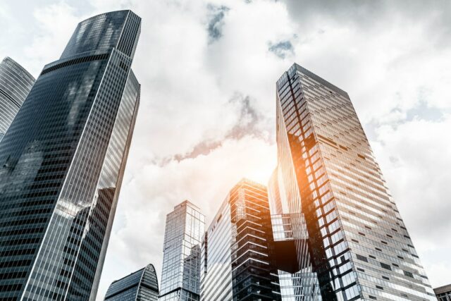 navigating-the-complexities-of-currency-trading-with-charles-schwab